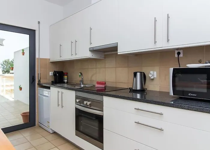 Rainbow House - Sea View & Pool & Garage & Garden & Albufeira