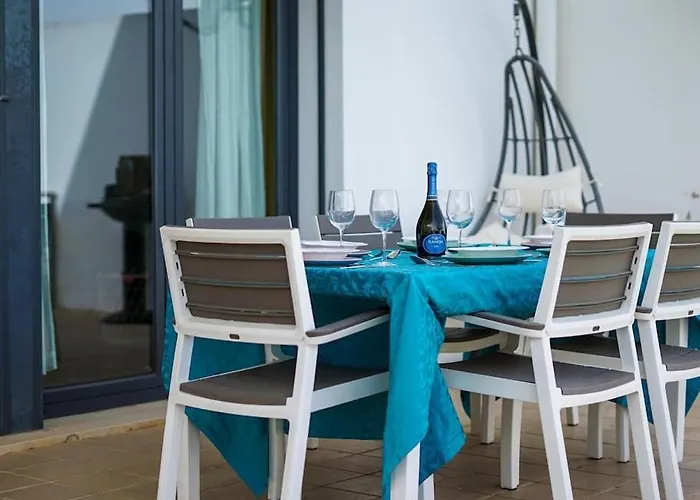 Rainbow House - Sea View & Pool & Garage & Garden & Albufeira
